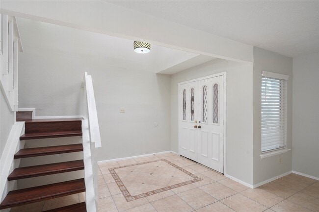 Building Photo - 11683 Village Place Dr