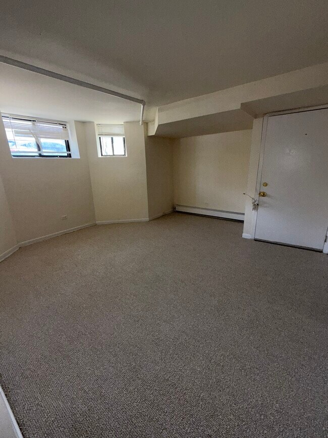 Foto del edificio - 3610 N Racine Ave