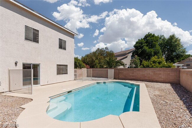 Building Photo - 6042 Highland Gardens Dr