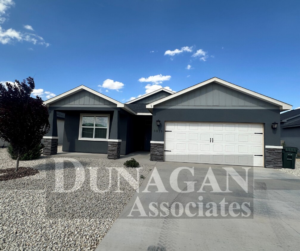 Foto principal - New 3 bedroom, 2 bath home in KT subdivision