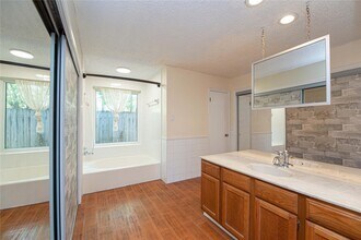 Building Photo - 25418 Sugar Valley Ln