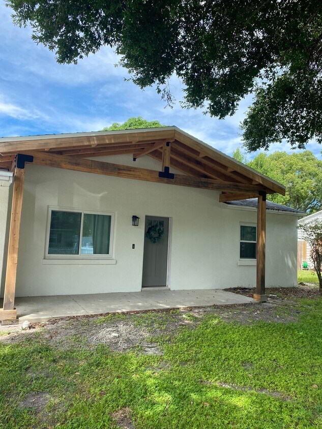 Foto principal - 3911 W Bay Court Ave