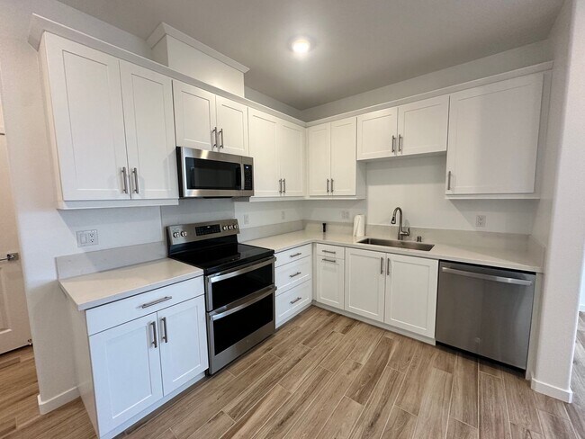 Foto del edificio - Brand New Home In Menifee with Backyard!