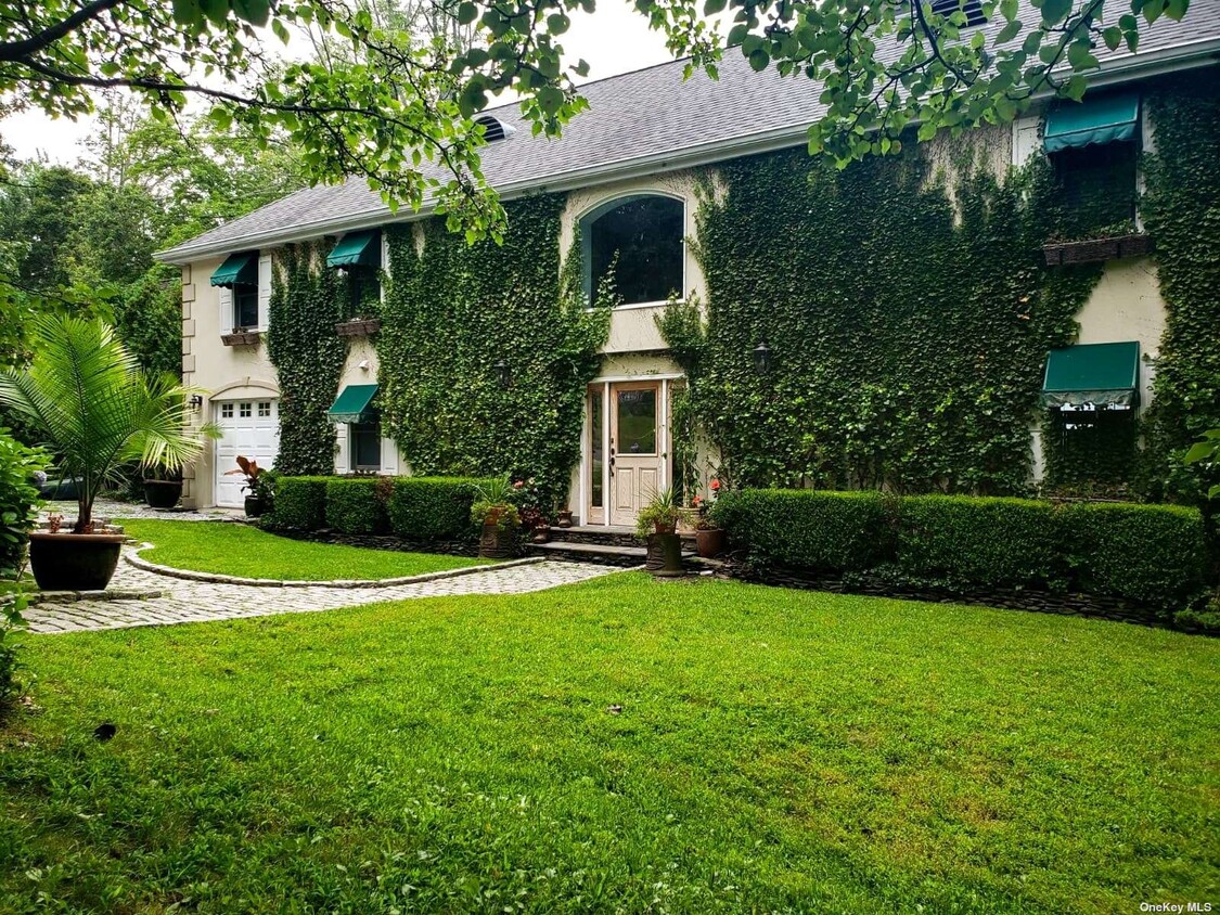 Primary Photo - 433 Centre Island Rd