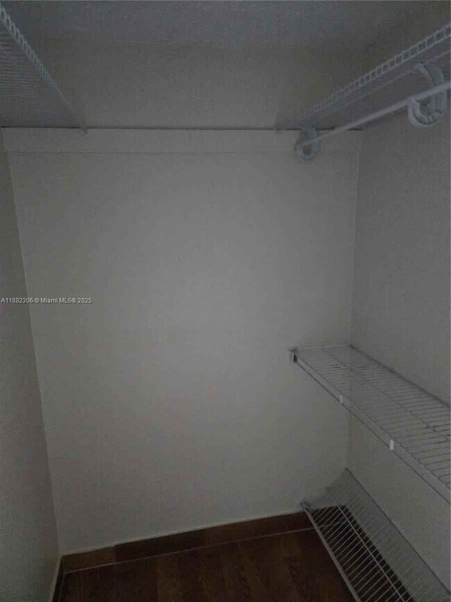 Foto del edificio - 2433 Garfield St