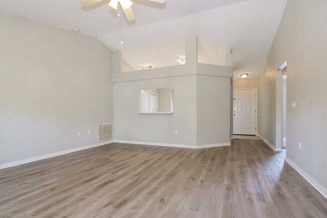 Building Photo - 306 Carriage Crossing Cir