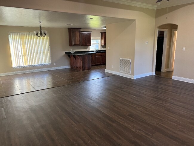 Foto del edificio - 121 Eagle Point Rd