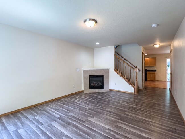 Building Photo - 10127 SE Ivon Ct