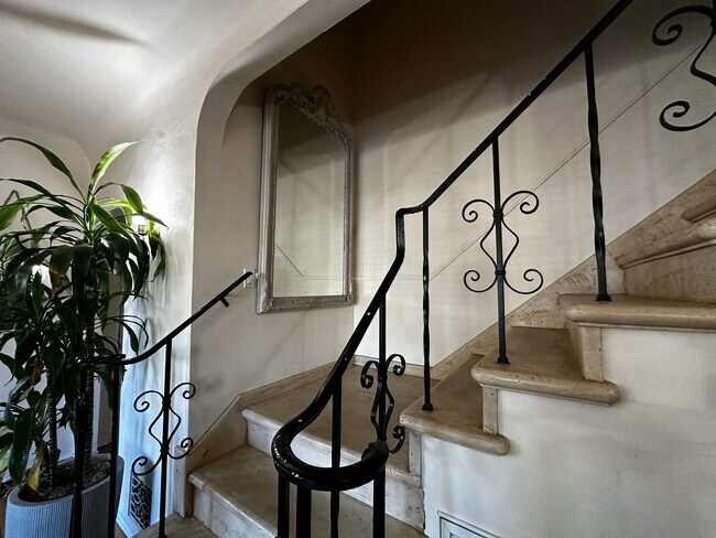 Foto del edificio - 9560 1/2 W Olympic Blvd