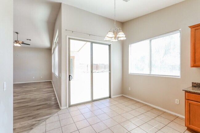 Foto del edificio - 12465 N Stone Ring Dr