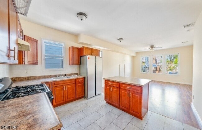 Foto del edificio - 286 Williamson Ave