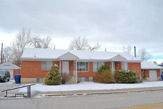 Building Photo - 3729 Quincy Ave