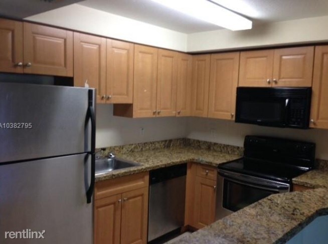 Foto principal - 5231 Geneva Way