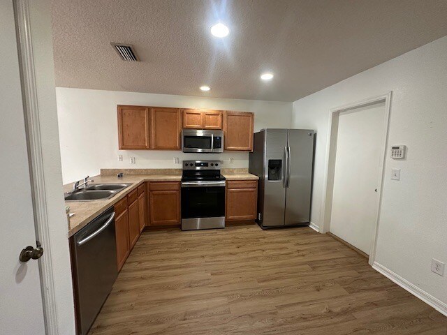 Foto del edificio - Prime Location! 3BR Townhome Near St. Augustine Outlets with Pond View