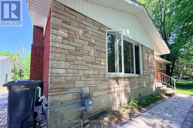 Building Photo - 6330 Rothbourne Rd