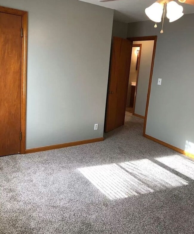 Foto del edificio - Available Now!