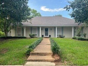 Building Photo - 125 Eastwood Dr