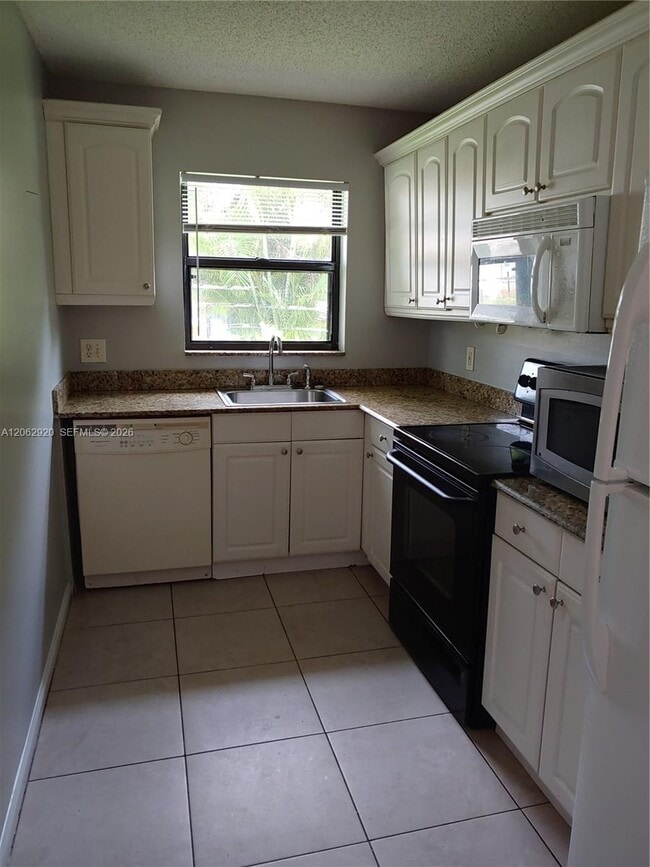 Building Photo - 5060 Sanctuary Way