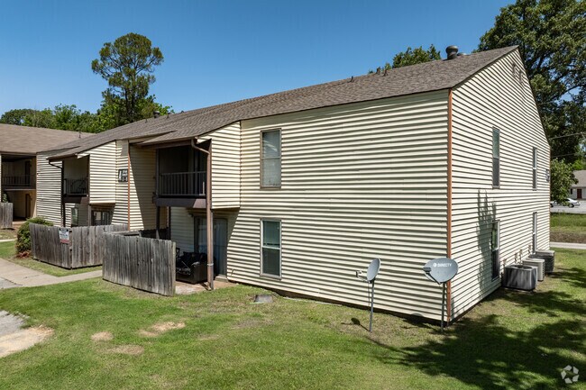 Building Photo - Pines Apartments
