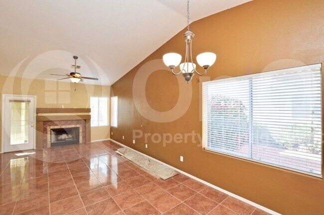 Foto del edificio - 598 S Neely St