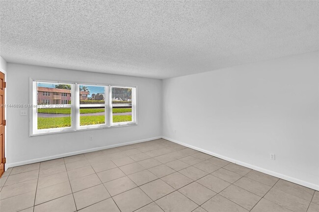 Building Photo - 311 Gulfstream Rd