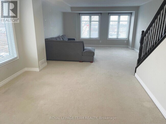 Building Photo - 42 Argent Private