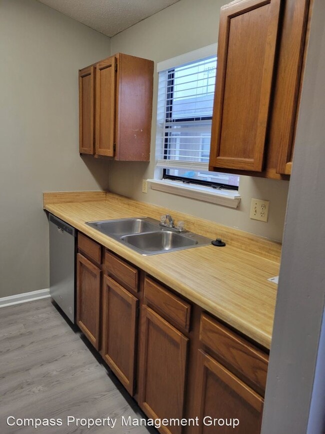 Building Photo - 2 br, 2 bath House - 1338 Independence Dr....