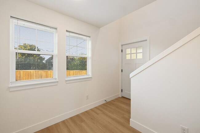 Foto del edificio - 1501 B SW Brandon St