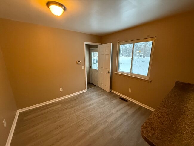 Building Photo - 596 Bloomfield Ave