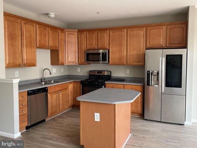 Building Photo - 9418 Manor Forge Way
