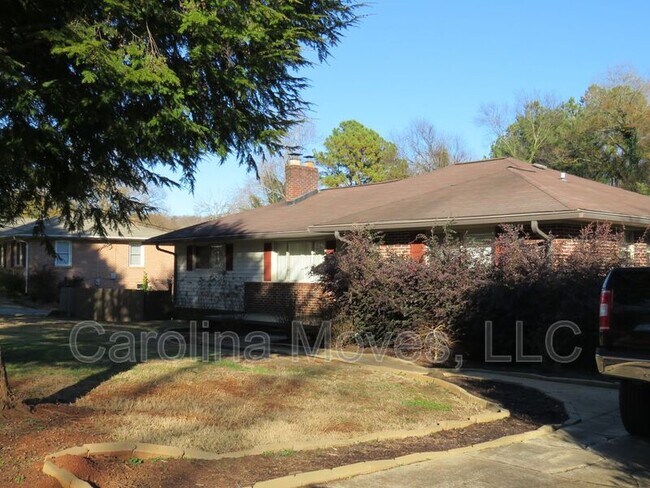 Foto del edificio - 210 Montis Dr