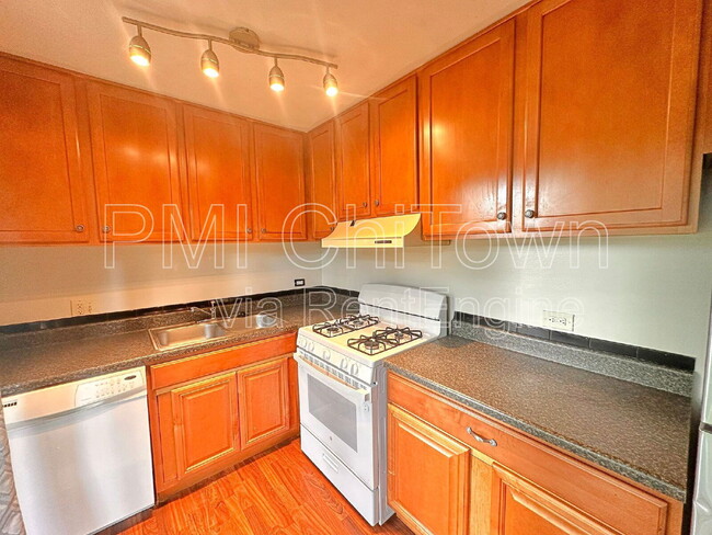Building Photo - 8 Gant Cir