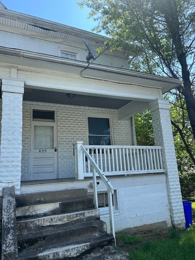 Primary Photo - 609 S 24th Street