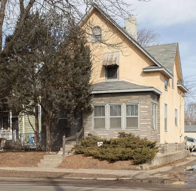 Building Photo - 3 Bedroom Home for Rent in Logan Park!