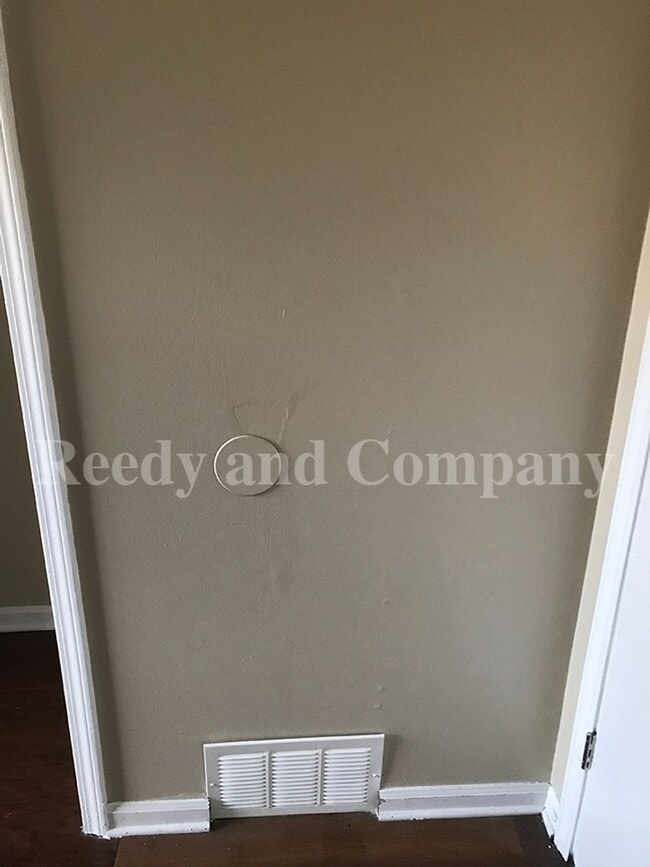 Building Photo - 5021 Appleville St