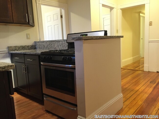 Foto del edificio - 119 Lexington St