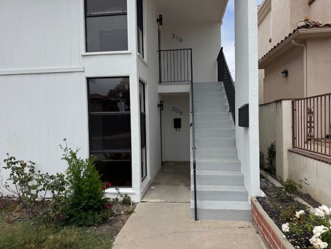 Foto del edificio - Recently Renovated 2 Bed / 2 Bath Apartmen...