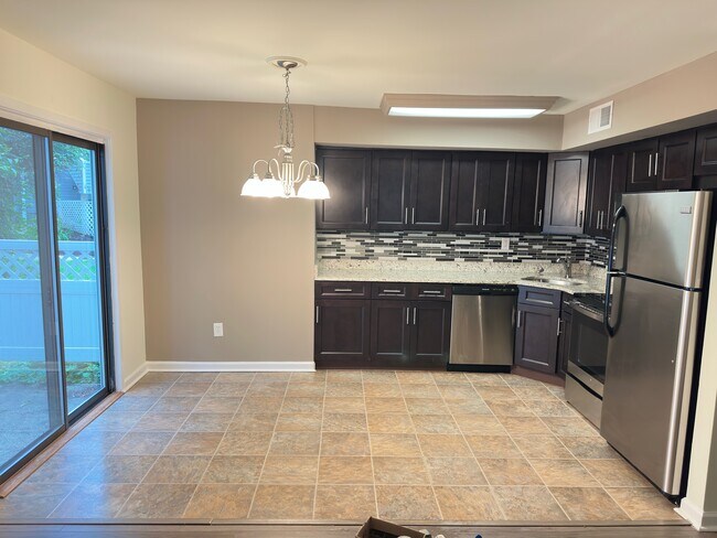 Building Photo - 1001 Berwyck Ct