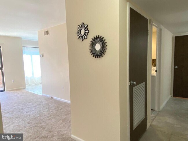 Foto del edificio - 6924 Hanover Pkwy