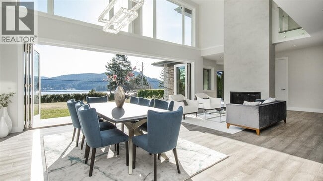 Building Photo - 9XX Beachview Dr