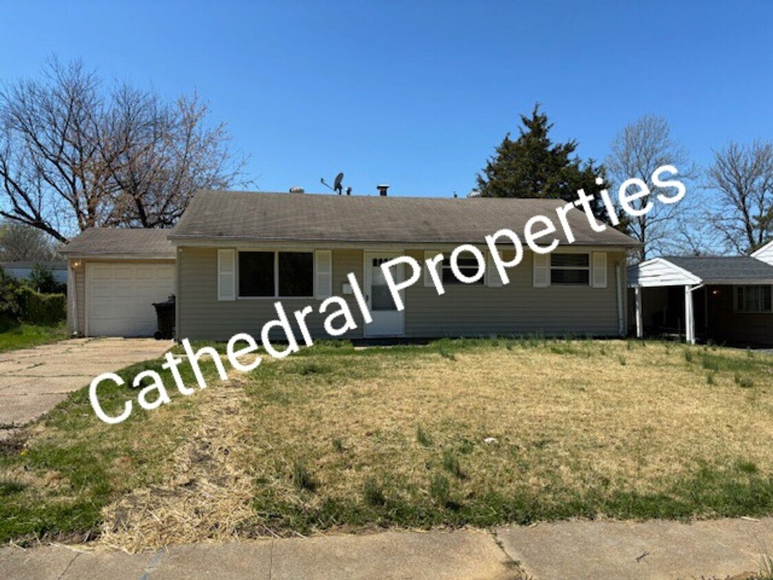 Primary Photo - Charming Single Family House