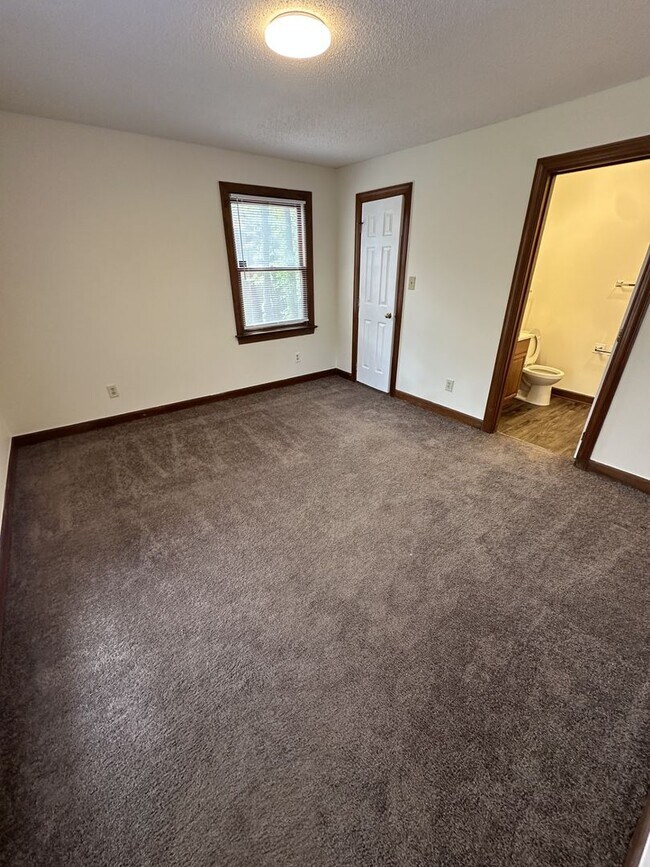 Building Photo - 1 Bedroom 1 Bathroom Condo!