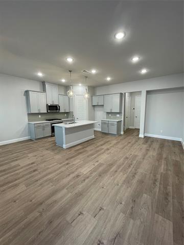 Building Photo - 12931 Couture Dr