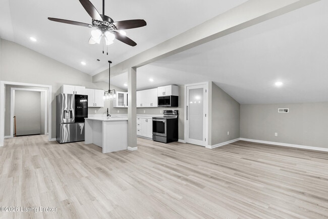 Foto del edificio - 58 Riverside Ln