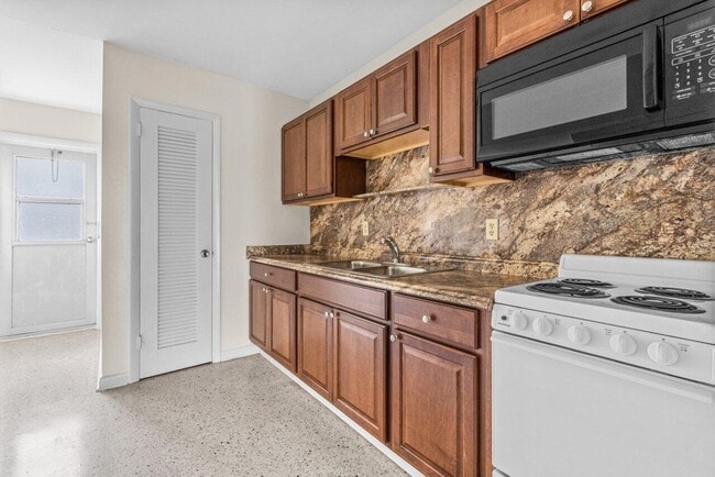 Foto del edificio - 751 Hummingbird Way