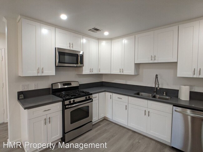 Building Photo - 3 br, 1 bath House - 765 N Edenfield Ave
