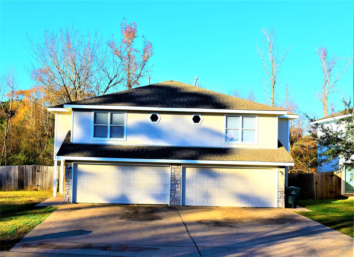 Primary Photo - 1515 Creekside Ln