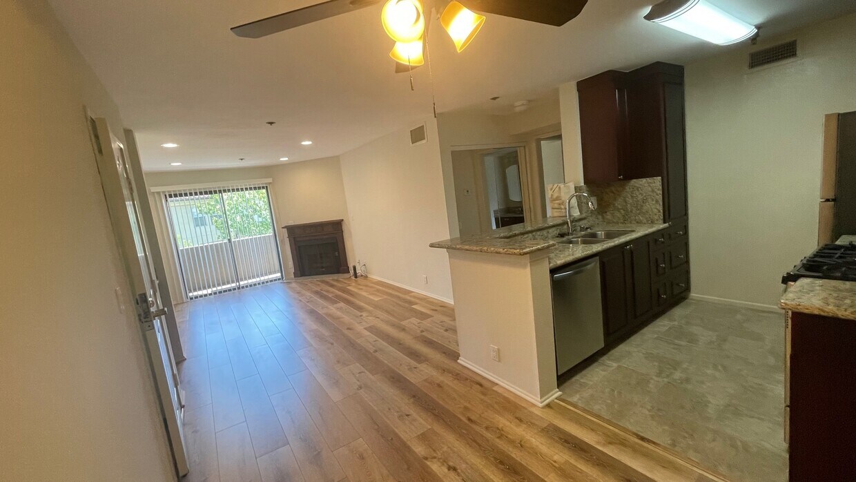 Strathmore Regency Apartments Apartments in Los Angeles, CA