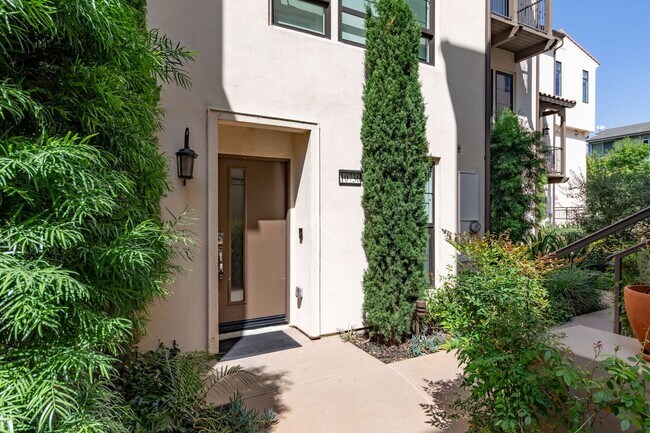 Foto del edificio - 10736 Bloomfield St