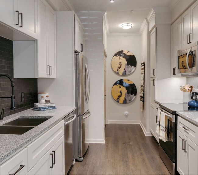 Foto del edificio - 8150 Willancy Ln